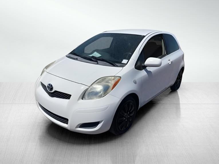 Toyota Yaris Base 2D Hatchback 2011