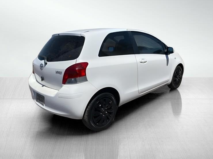 Toyota Yaris Base 2D Hatchback 2011