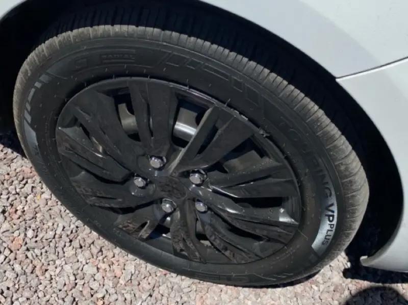 Toyota Yaris Base 2D Hatchback 2011