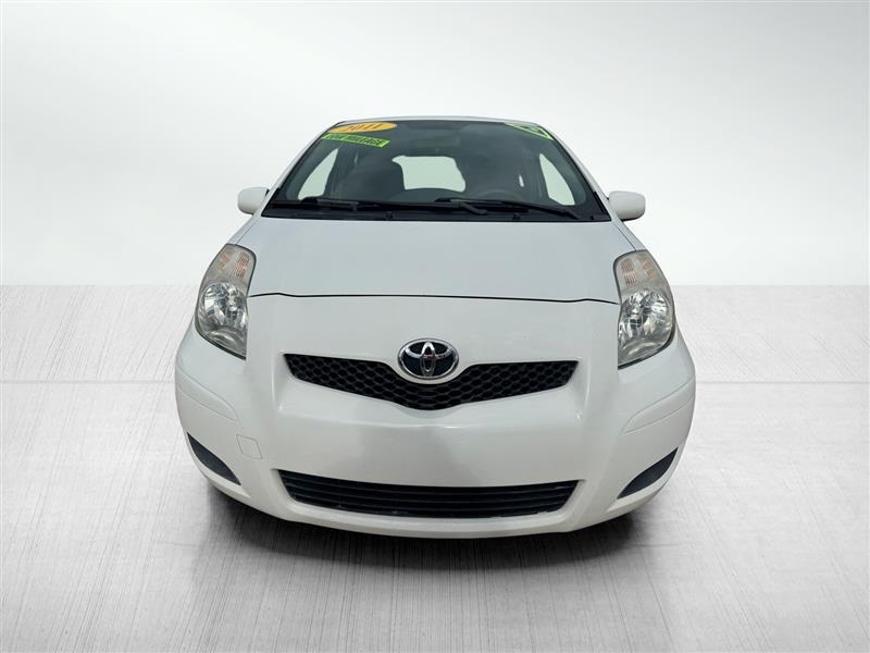 Toyota Yaris Base 2D Hatchback 2011