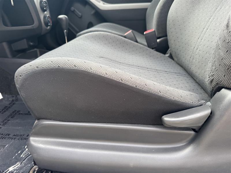 Toyota Yaris Base 2D Hatchback 2011