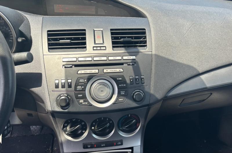 Mazda MAZDA3 i Sport 4-Door 2010