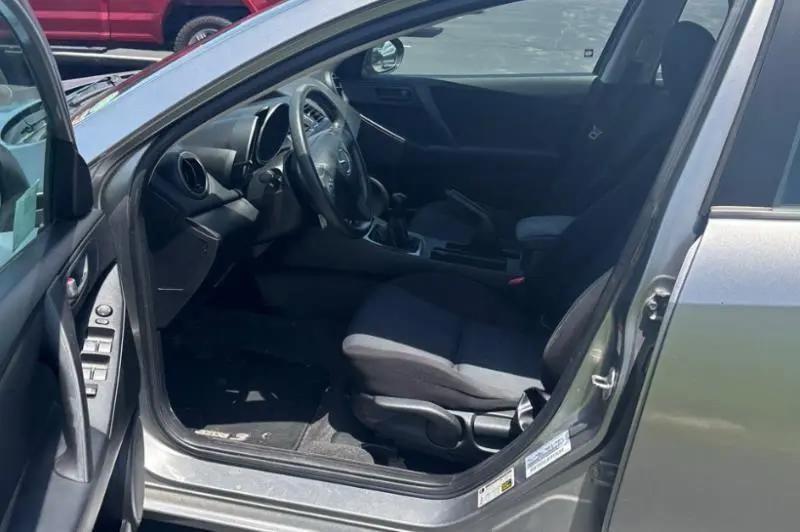 Mazda MAZDA3 i Sport 4-Door 2010