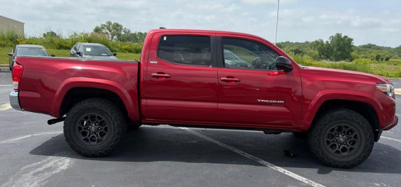 Toyota Tacoma SR5 Double Cab 4WD V6 2017