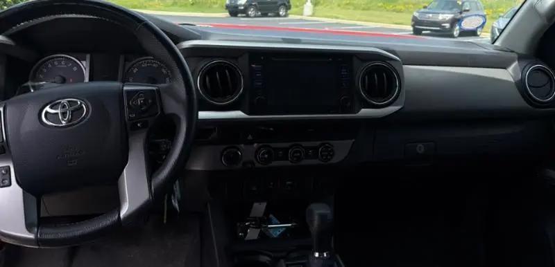 Toyota Tacoma SR5 Double Cab 4WD V6 2017