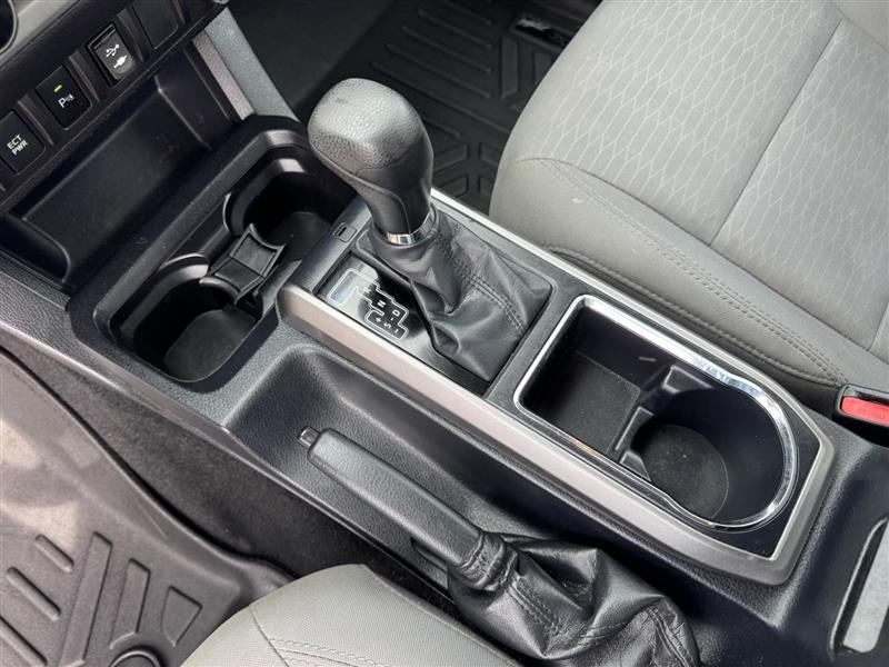 Toyota Tacoma SR5 Double Cab 4WD V6 2017