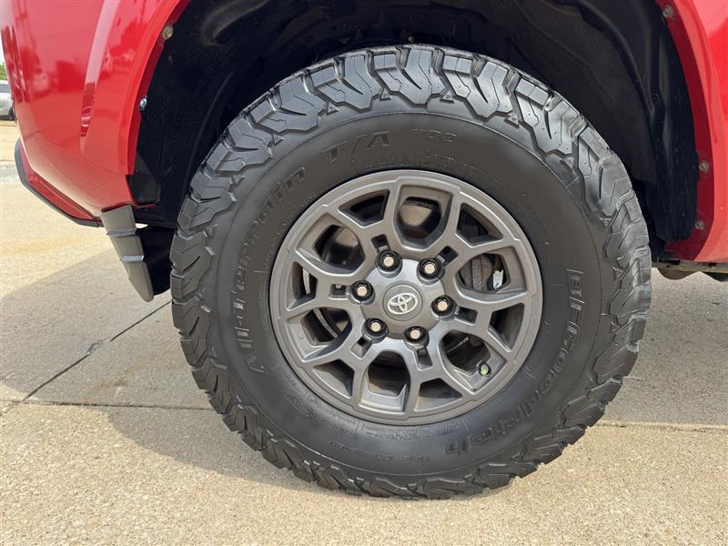 Toyota Tacoma SR5 Double Cab 4WD V6 2017