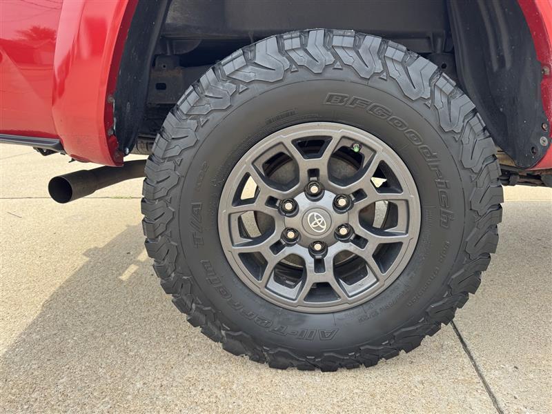 Toyota Tacoma SR5 Double Cab 4WD V6 2017