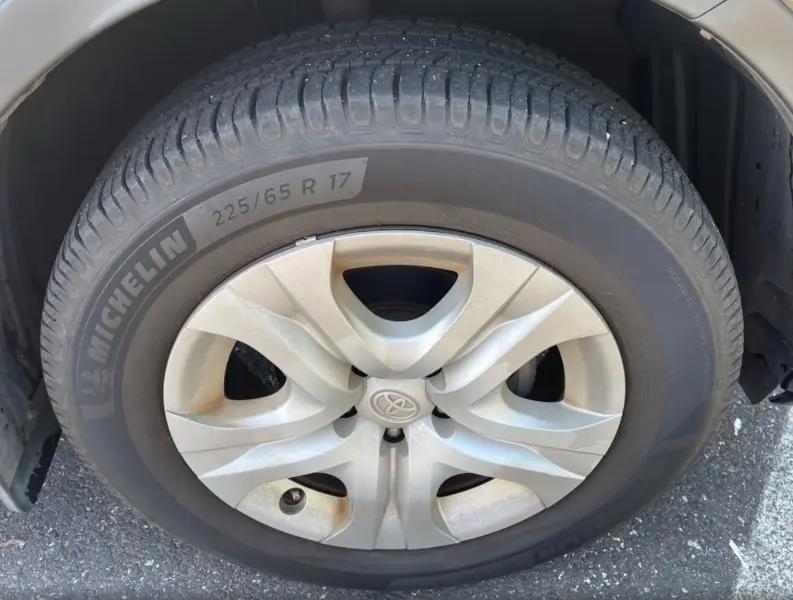 Toyota RAV4 LE AWD 2014