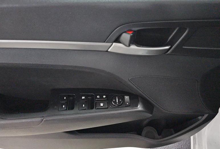 Hyundai Elantra SEL 2018