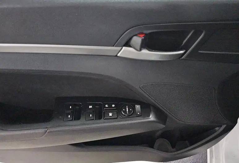 Hyundai Elantra SEL 2018