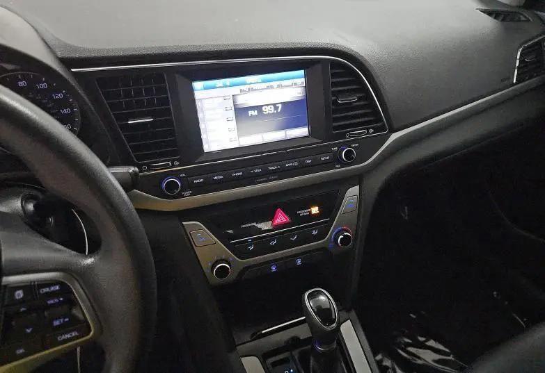 Hyundai Elantra SEL 2018