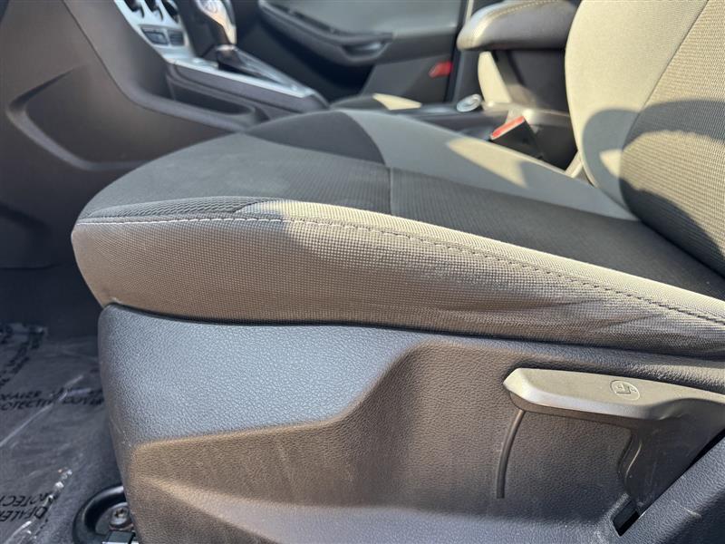 Ford Focus SE Hatch 2014