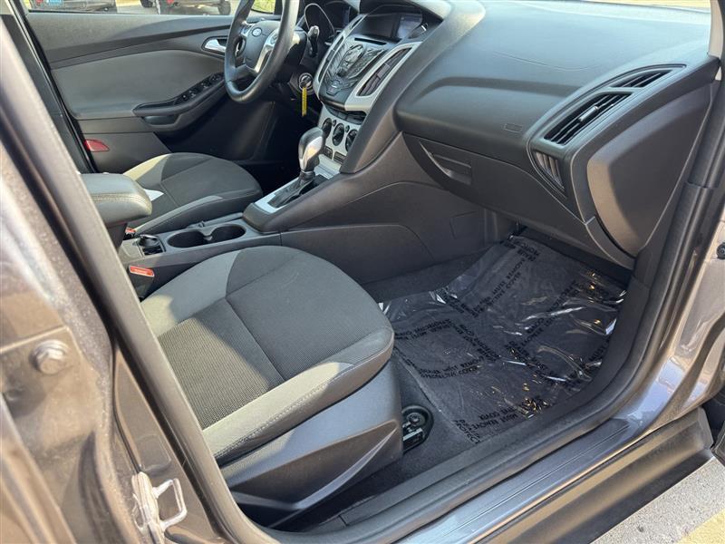 Ford Focus SE Hatch 2014