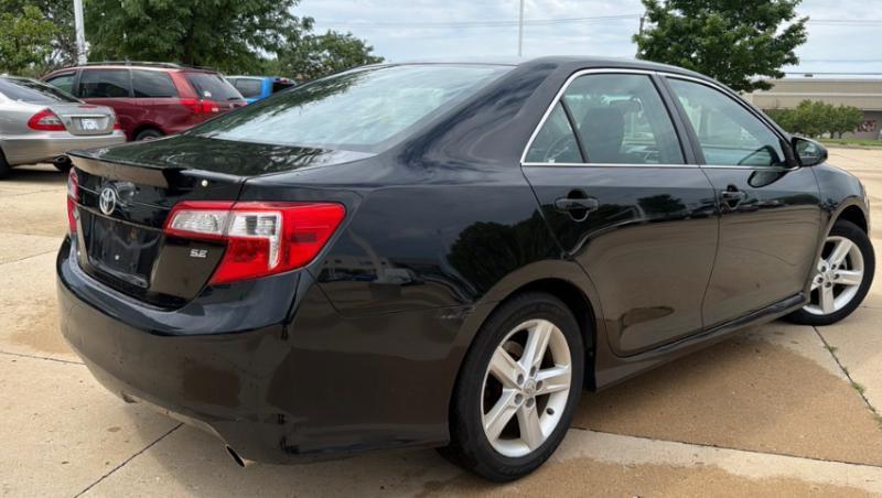Toyota Camry SE 2014