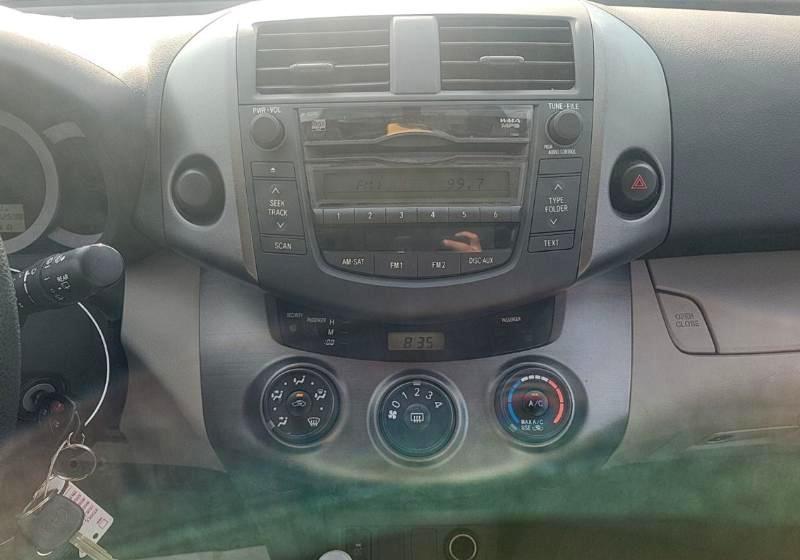 Toyota RAV4 Base 2011