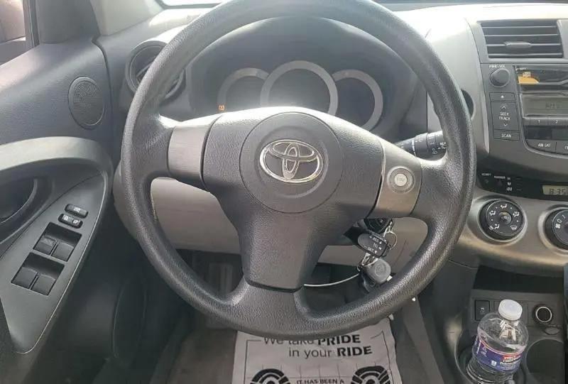 Toyota RAV4 Base 2011