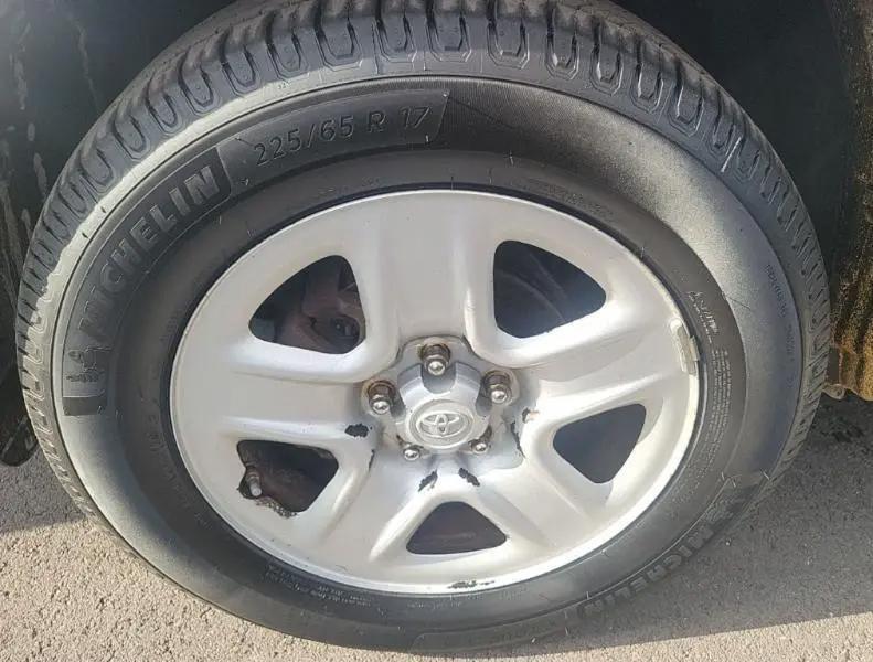 Toyota RAV4 Base 2011