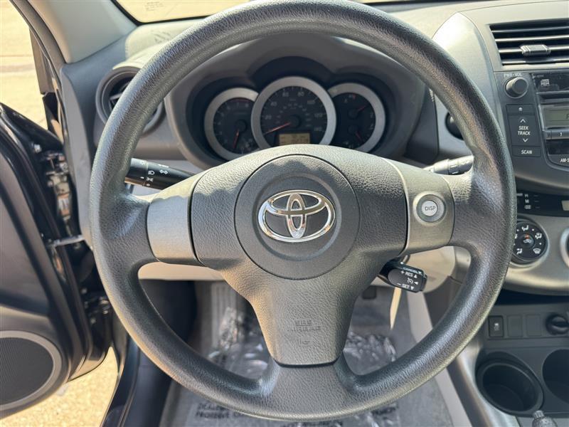 Toyota RAV4 Base 2011