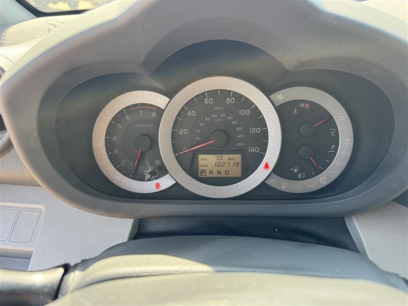 Toyota RAV4 Base 2011