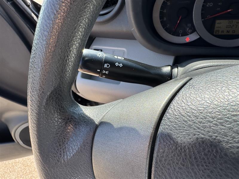 Toyota RAV4 Base 2011