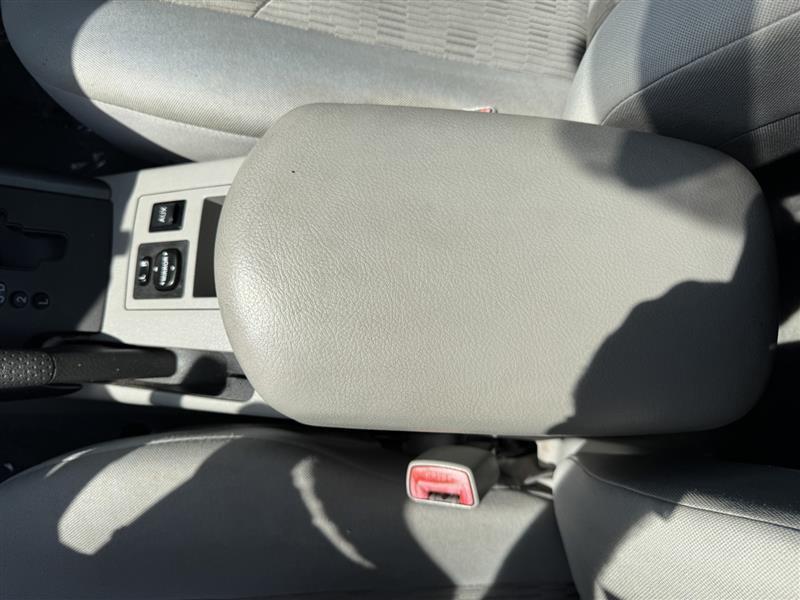 Toyota RAV4 Base 2011