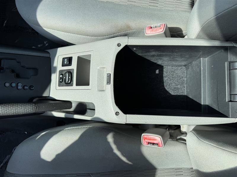 Toyota RAV4 Base 2011