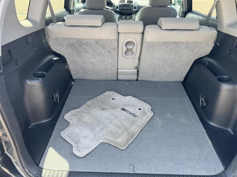 Toyota RAV4 Base 2011