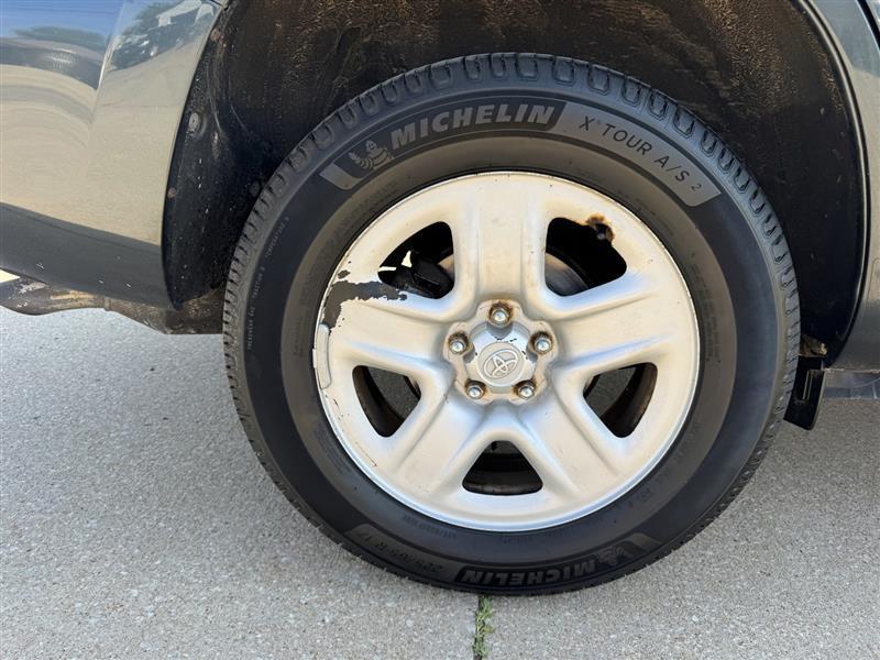 Toyota RAV4 Base 2011