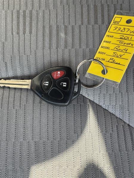 Toyota RAV4 Base 2011