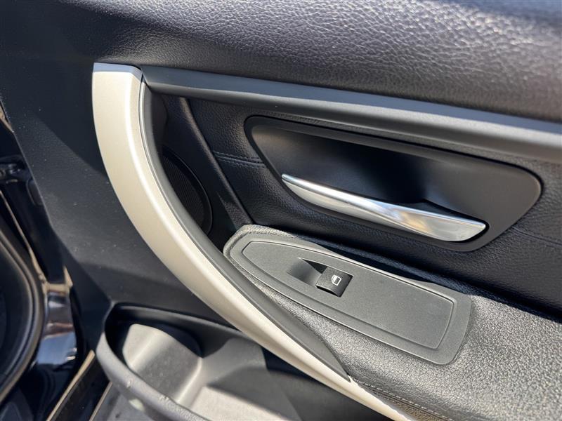 BMW 3-Series 320i xDrive 2015