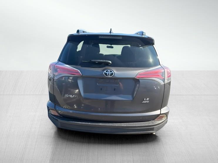 Toyota RAV4 LE AWD 2016