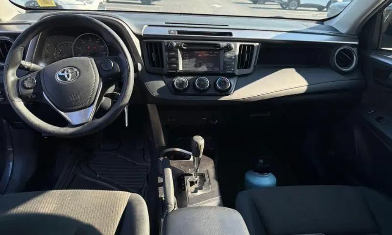 Toyota RAV4 LE AWD 2016
