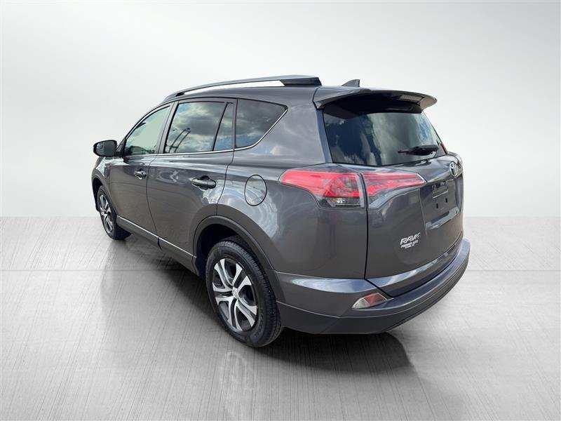 Toyota RAV4 LE AWD 2016
