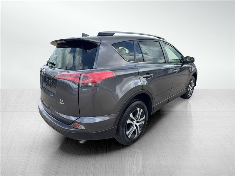 Toyota RAV4 LE AWD 2016