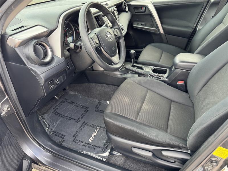 Toyota RAV4 LE AWD 2016