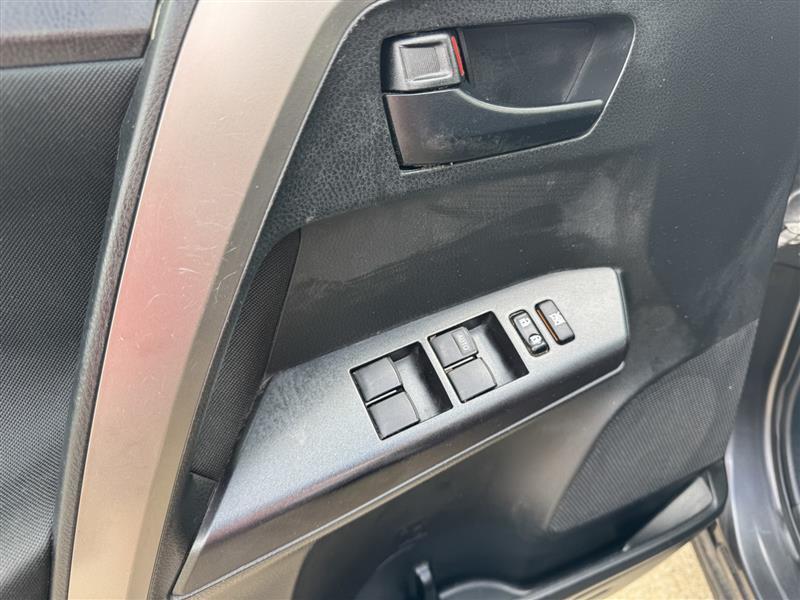Toyota RAV4 LE AWD 2016