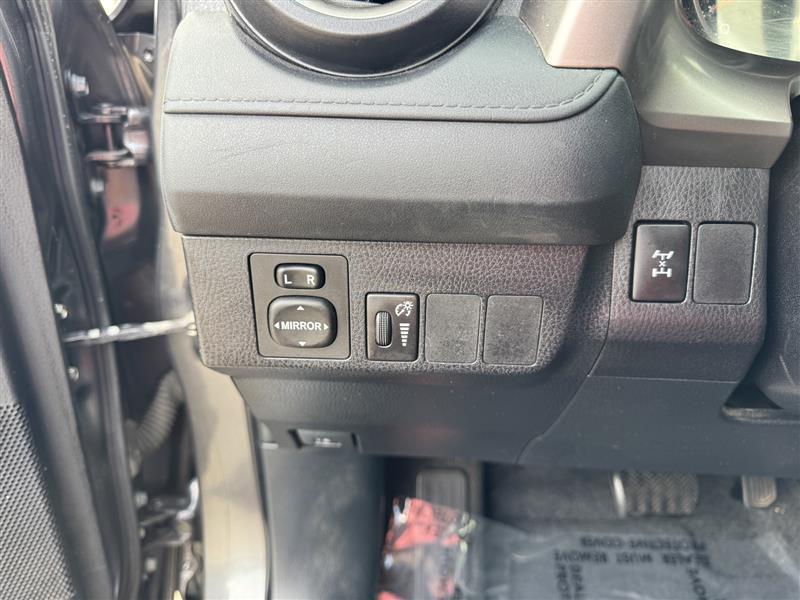 Toyota RAV4 LE AWD 2016