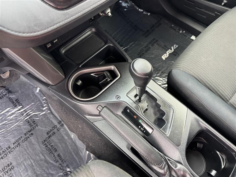 Toyota RAV4 LE AWD 2016