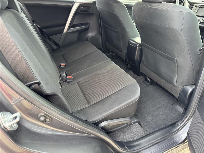 Toyota RAV4 LE AWD 2016