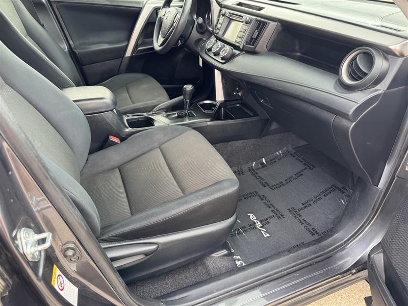Toyota RAV4 LE AWD 2016