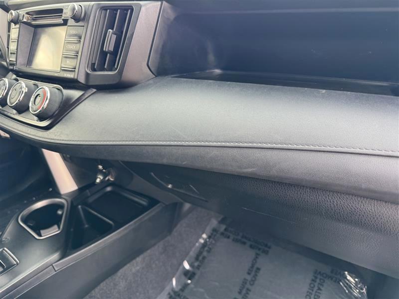 Toyota RAV4 LE AWD 2016