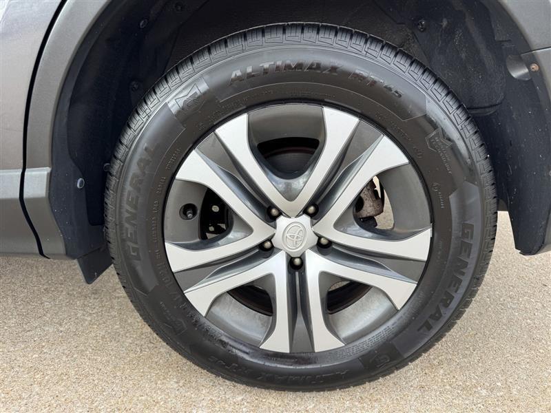 Toyota RAV4 LE AWD 2016