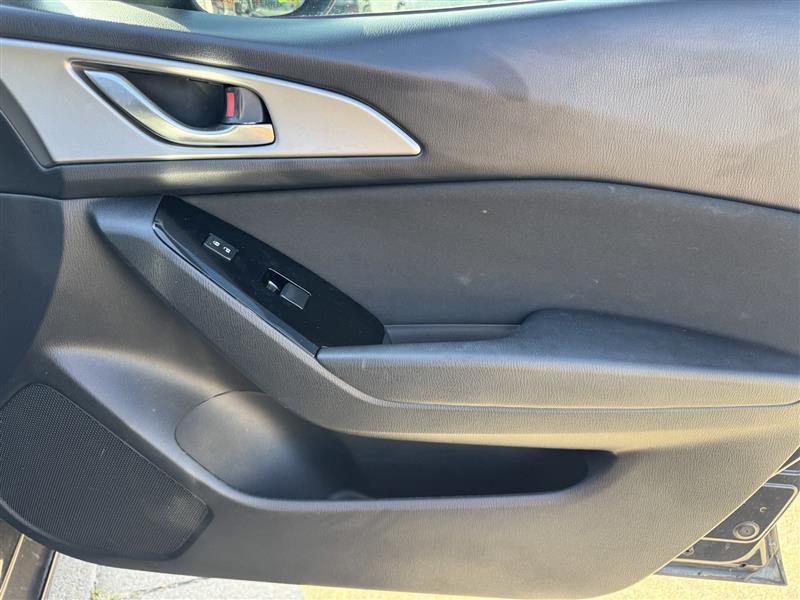 Mazda MAZDA3 Sport 4D Sedan 2017