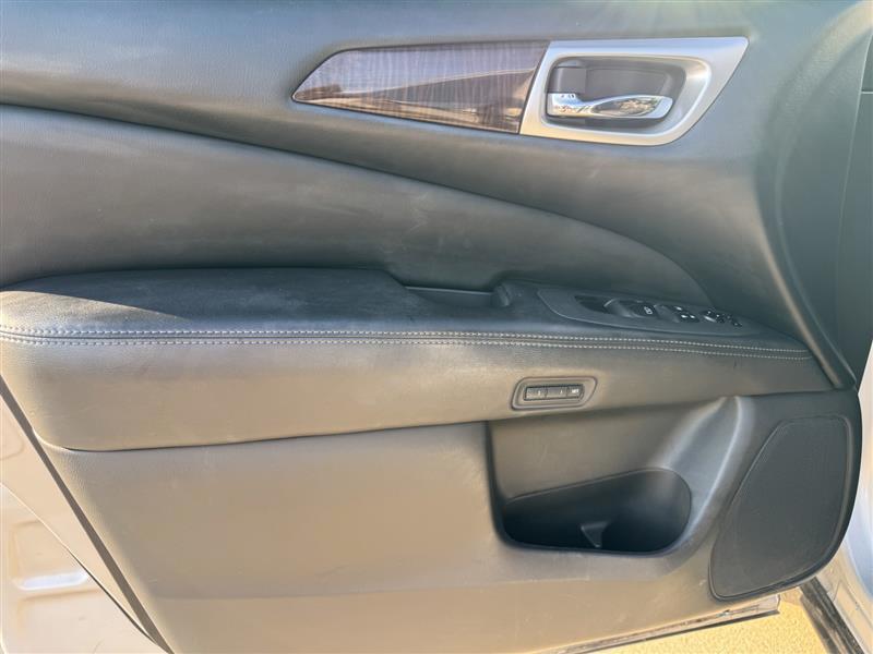 Nissan Pathfinder SL 2015