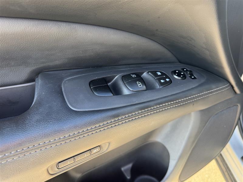 Nissan Pathfinder SL 2015