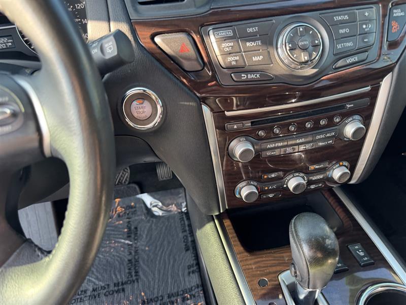 Nissan Pathfinder SL 2015