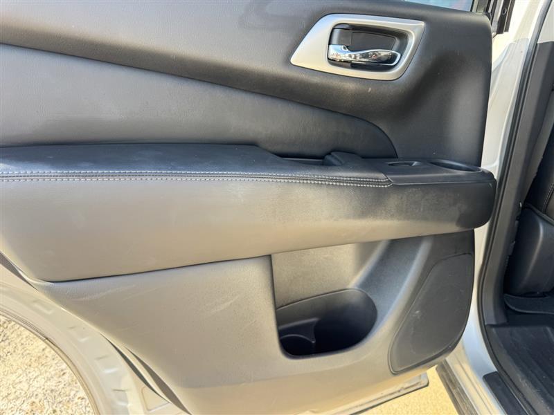 Nissan Pathfinder SL 2015