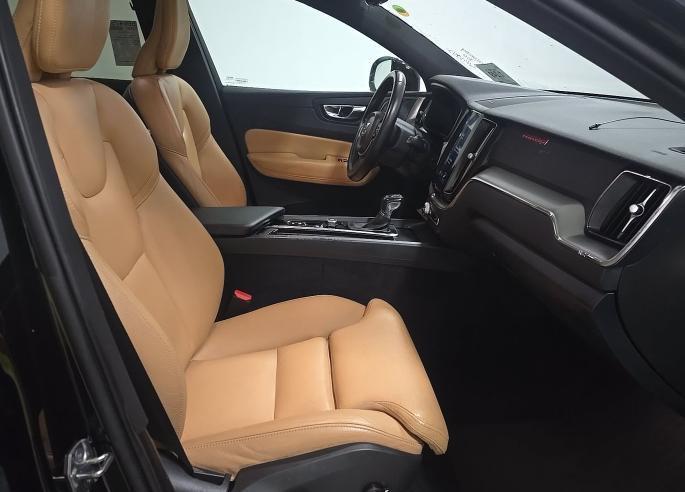 Volvo XC60 T6 Momentum AWD 2019