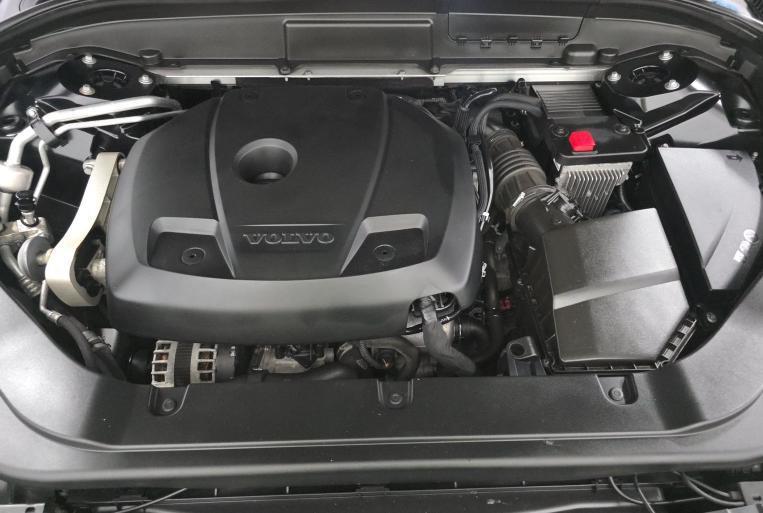 Volvo XC60 T6 Momentum AWD 2019
